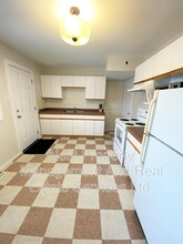 30 Little Wedeene St in Kitimat, BC - Building Photo - Building Photo