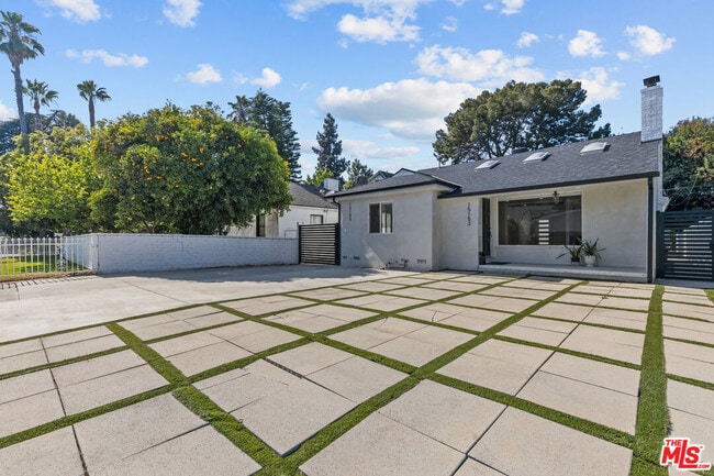 property at 15153 La Maida St