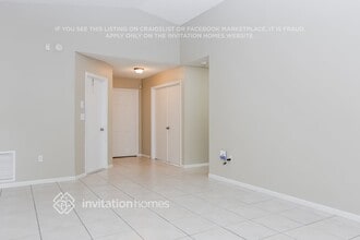 5090 NW 56th St in Coconut Creek, FL - Foto de edificio - Building Photo