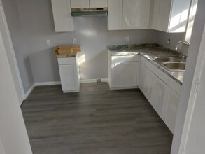 920 Countryside Ln, Unit 10 in Oswego, KS - Building Photo - Building Photo