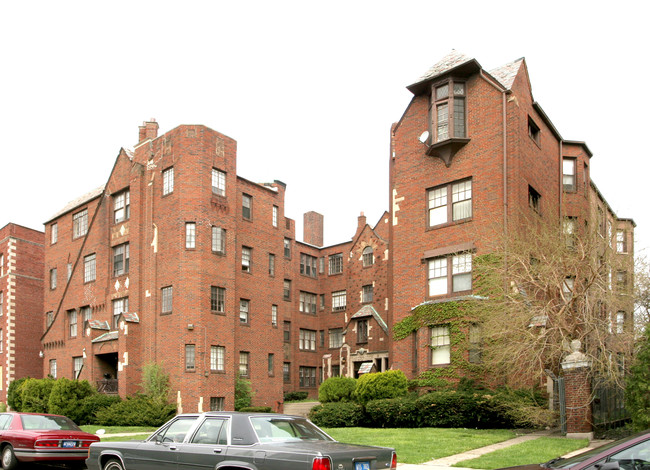 Whitmore Apartments in Detroit, MI - Building Photo - Building Photo