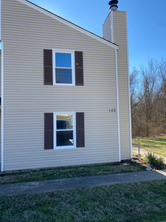 102 D Kingsbury Ct in Clarksville, TN - Building Photo