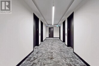 488-2488 University Ave in Toronto, ON - Building Photo - Building Photo