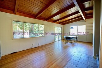215 Bungalow Ave in San Rafael, CA - Building Photo - Building Photo