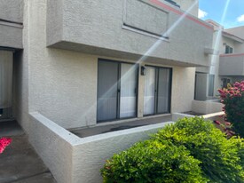 985 N Granite Reef Rd in Scottsdale, AZ - Building Photo