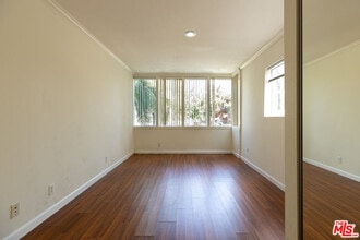 1233 Barry Ave in Los Angeles, CA - Building Photo - Building Photo