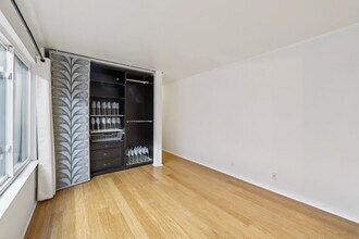 5400 Mountain Blvd, Unit #340 in Oakland, CA - Foto de edificio - Building Photo