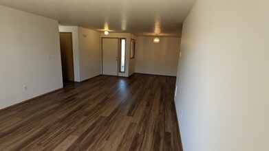 17003 NE 20th St in Vancouver, WA - Building Photo - Building Photo