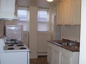 36 Church St in Bloomsbury, NJ - Building Photo
