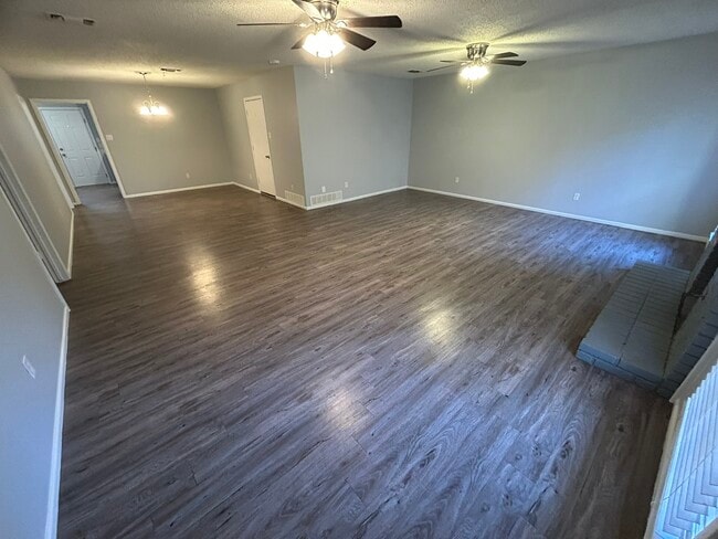 4506 65th St, Unit B in Lubbock, TX - Foto de edificio - Building Photo