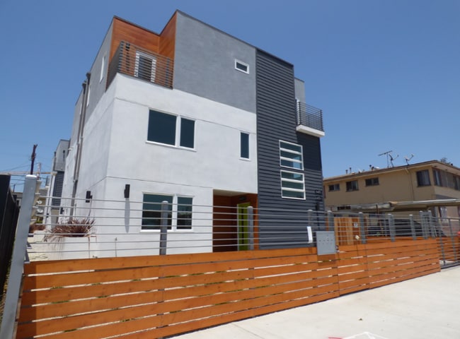 6411 Lexington Ave in Los Angeles, CA - Building Photo - Building Photo