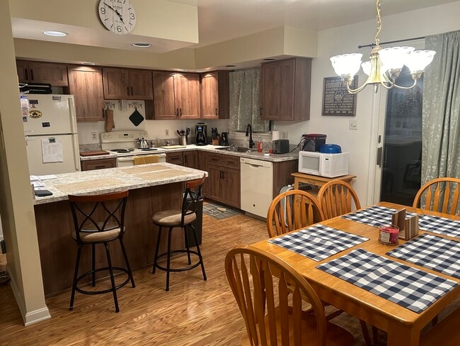 property at 28 Garland Ct