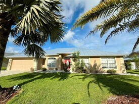 65 Pepe Ct in Punta Gorda, FL - Building Photo