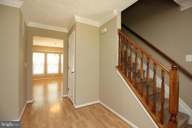 66 Larkwood Ct