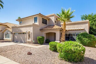 7392 W Kristal Way in Glendale, AZ - Building Photo - Building Photo