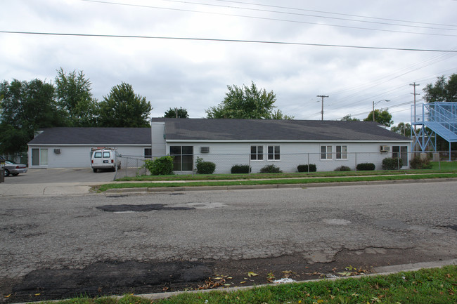 4601 S Martin Luther King Jr Blvd in Lansing, MI - Building Photo - Building Photo