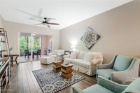 2395 Hidden Lake Dr in Naples, FL - Foto de edificio - Building Photo