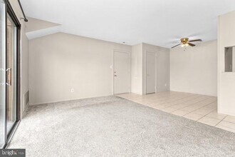 1602 Woodhollow Dr in Evesham, NJ - Building Photo - Building Photo