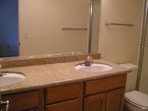 404 Meadowgreen Dr in Santa Rosa, CA - Building Photo - Building Photo