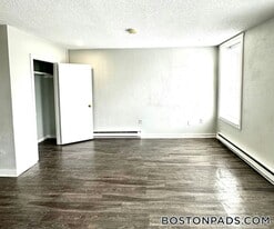 76 Franklin St in Worcester, MA - Building Photo