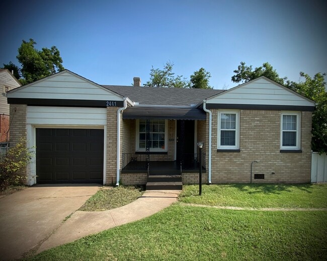 2441 NW 32nd St in Oklahoma City, OK - Foto de edificio - Building Photo