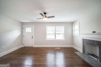 2137 Delowe Dr in Atlanta, GA - Building Photo - Building Photo