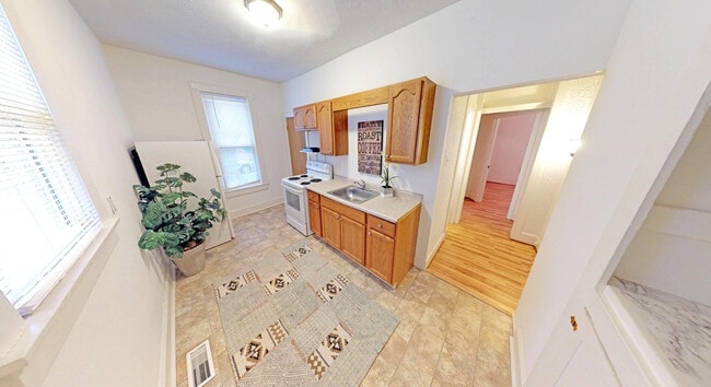 property at 517 W Edwards St