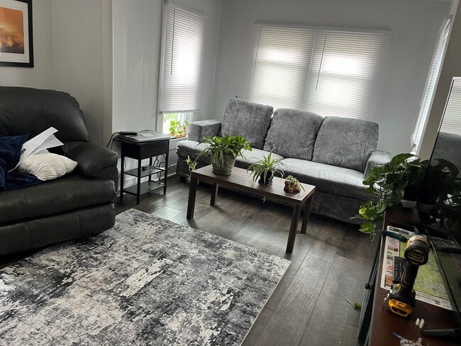 127 Jefferson St, Unit 2 in Saratoga Springs, NY - Building Photo - Building Photo