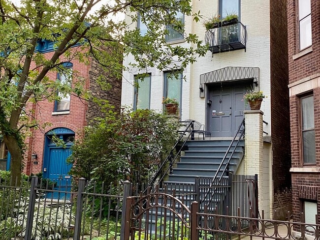 property at 2122 N Clifton Ave