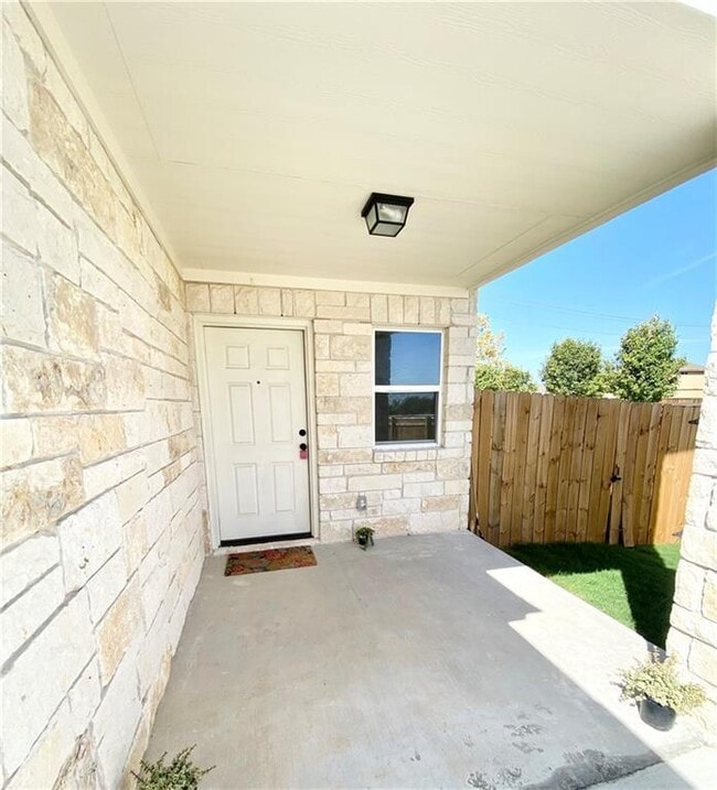 100 Sandstone Dr in Jarrell, TX - Building Photo - Building Photo