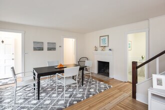 40 Meadow Way in East Hampton, NY - Building Photo - Building Photo