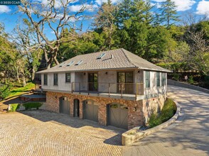 100 Moraga Way in Orinda, CA - Building Photo - Building Photo