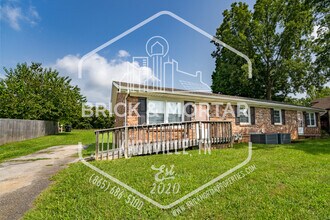 2407 Holbrook Dr in Knoxville, TN - Building Photo - Building Photo