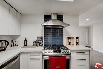 108 W Maple St in Glendale, CA - Foto de edificio - Building Photo