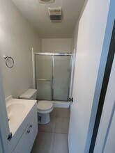 123 S St Andrews Pl, Unit 1 in Los Angeles, CA - Building Photo - Building Photo