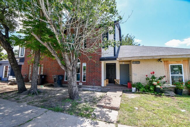 5241 Ridgevan St in Houston, TX - Building Photo - Building Photo