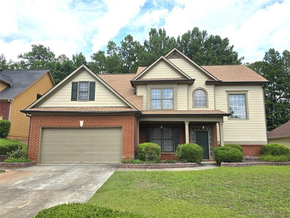 3070 Ridge Oak Dr in Suwanee, GA - Building Photo