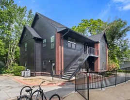 1137 N Leverett Ave in Fayetteville, AR - Building Photo