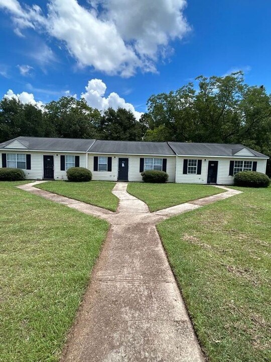 589 Green Gable Ct in Camilla, GA - Building Photo