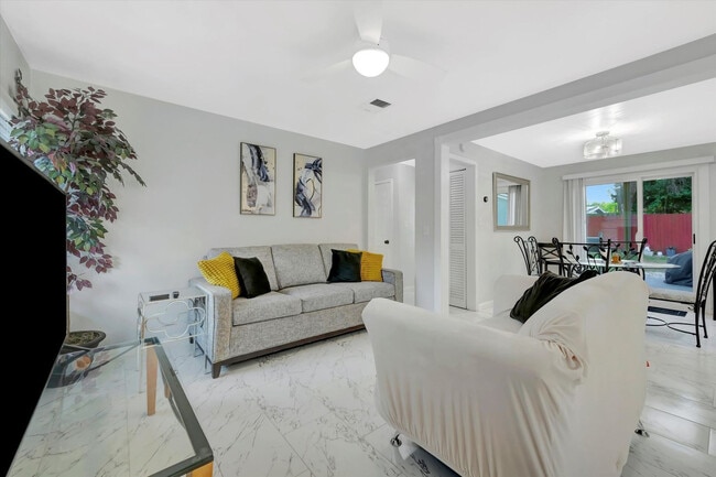 4213 E Yukon St in Tampa, FL - Building Photo - Building Photo