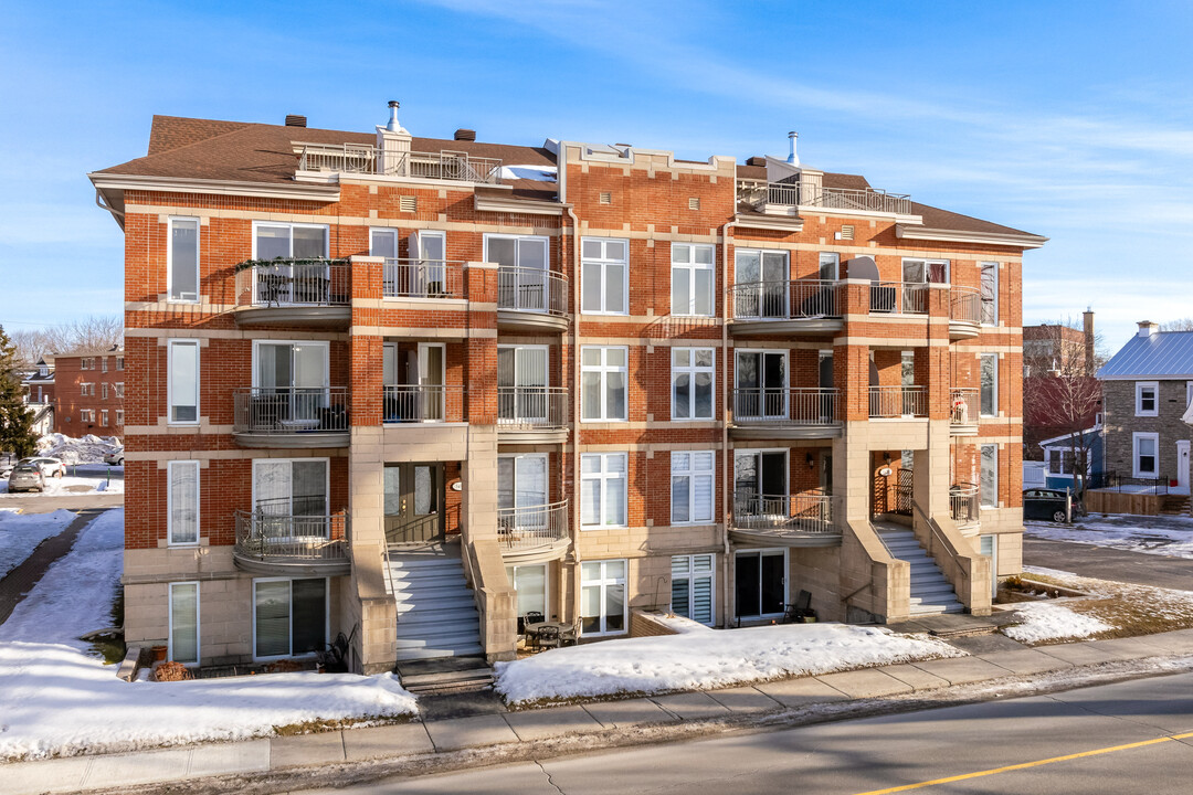 3480-3490 Joseph St in Montréal, QC - Building Photo