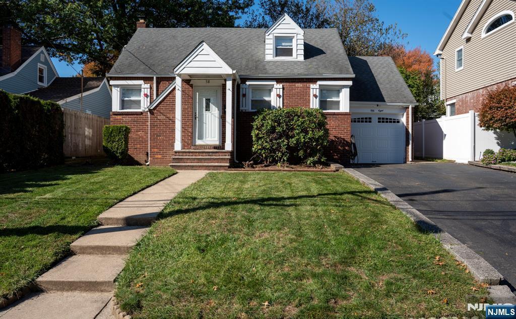 58 Elm St in Dumont, NJ - Building Photo