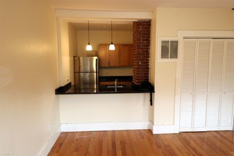 14 Centennial Pl-Unit -# 2 in Framingham, MA - Foto de edificio - Building Photo