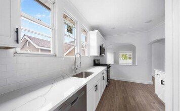 7420 4th Ave in North Bergen, NJ - Building Photo - Building Photo