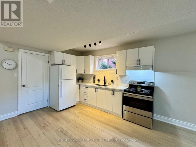 property at 125 Sovereigns Gate