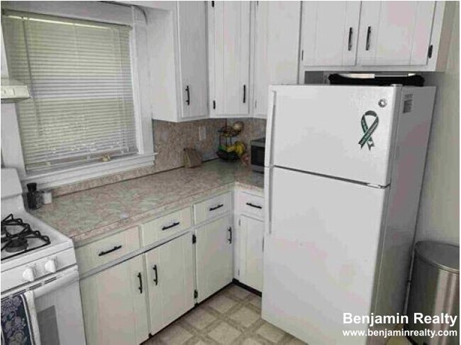 28 Beaconsfield Rd, Unit 1