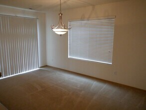 1722 Cadborough Ln in Dupont, WA - Building Photo - Building Photo