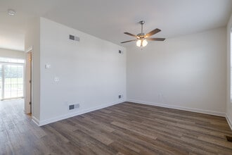 Foxpoint in Chambersburg, PA - Foto de edificio - Building Photo