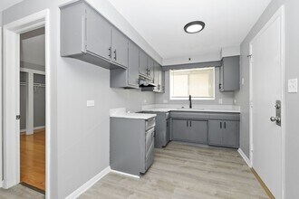 10604 S Walden Parkway in Chicago, IL - Building Photo - Interior Photo