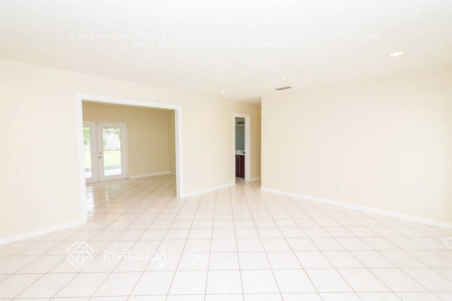 15615 SW 108th Ct in Miami, FL - Building Photo - Building Photo